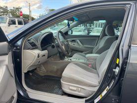 Toyota Camry - Thumbnail 10