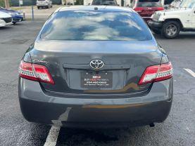 Toyota Camry - Thumbnail 6