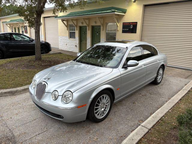Jaguar S-Type - View 1