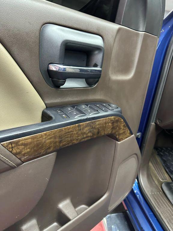 Chevrolet Silverado 1500 Crew Cab - Thumbnail 16