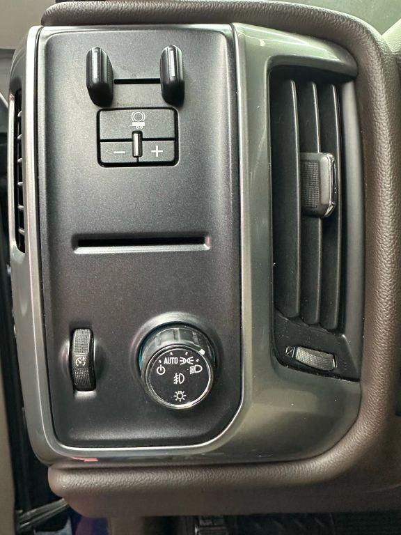 Chevrolet Silverado 1500 Crew Cab - Thumbnail 18