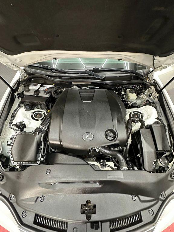 Lexus Is - Thumbnail 2