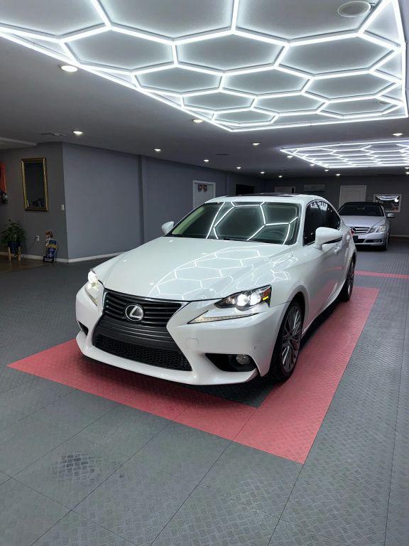 Lexus Is - Thumbnail 8