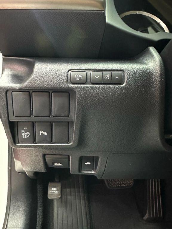 Lexus Is - Thumbnail 19