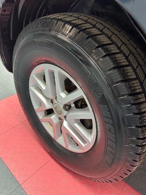 Nissan Frontier Crew Cab - Thumbnail 5