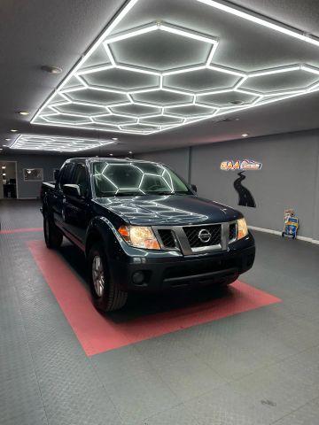 Nissan Frontier Crew Cab - View 1