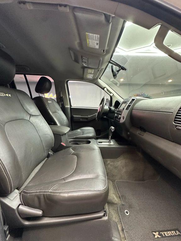 Nissan Xterra - Thumbnail 2