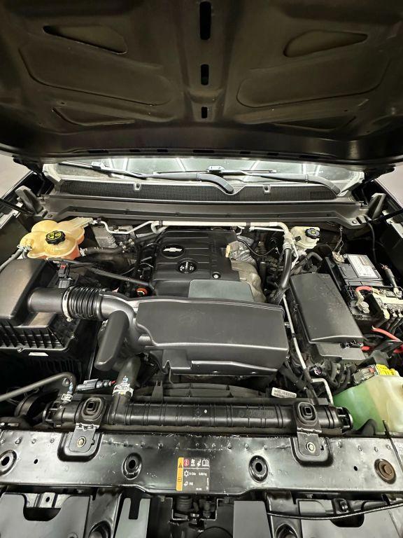 Chevrolet Colorado Crew Cab - Thumbnail 2