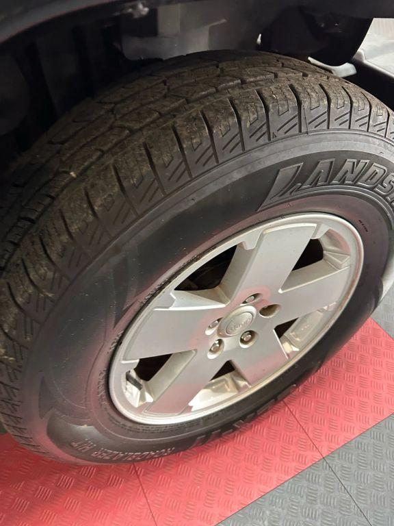 Jeep Wrangler - Thumbnail 4