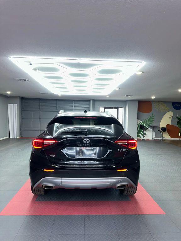 Infiniti Qx30 - Thumbnail 11