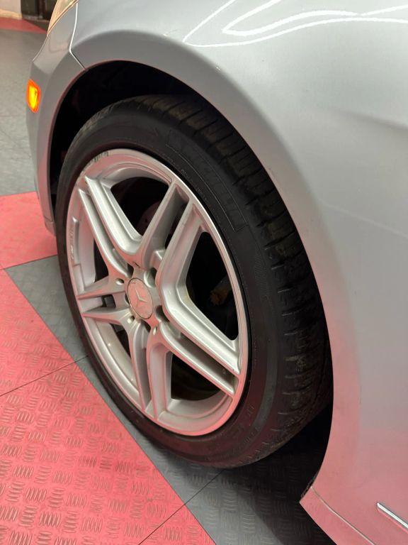 Mercedes-Benz E-Class - Thumbnail 3