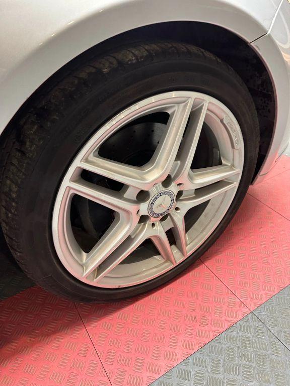 Mercedes-Benz E-Class - Thumbnail 4