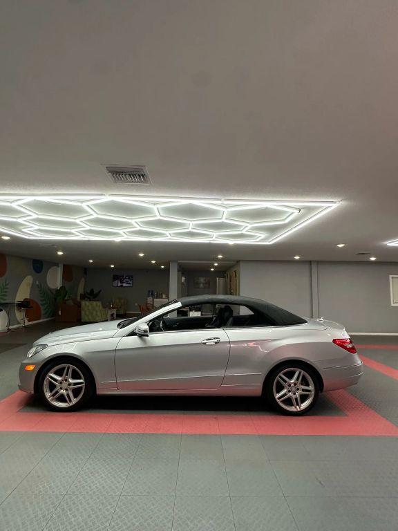 Mercedes-Benz E-Class - Thumbnail 18