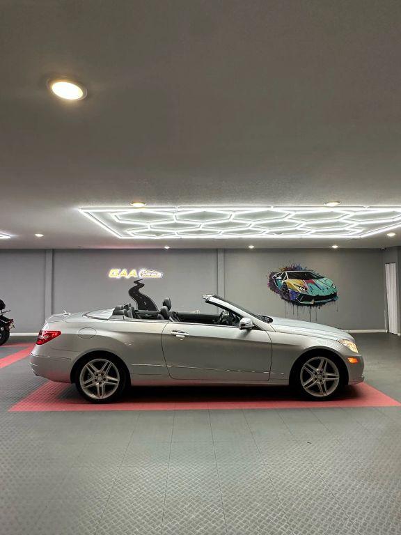 Mercedes-Benz E-Class - Thumbnail 13