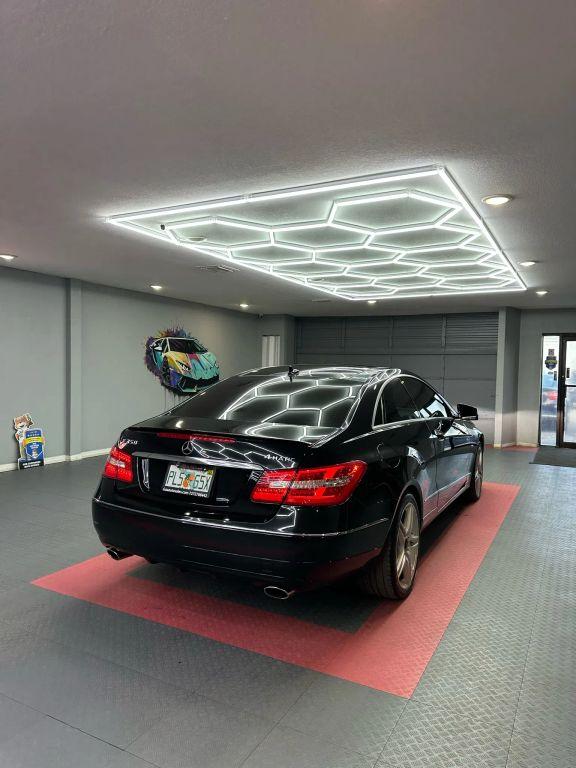 Mercedes-Benz E-Class - Thumbnail 12