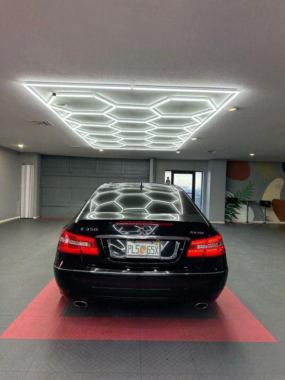 Mercedes-Benz E-Class - Thumbnail 11