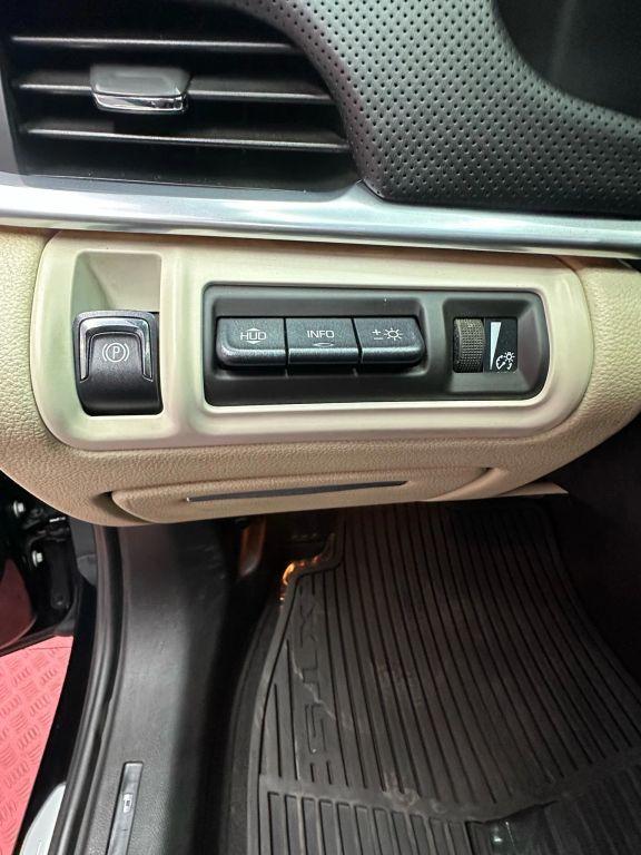 Cadillac Xts - Thumbnail 17