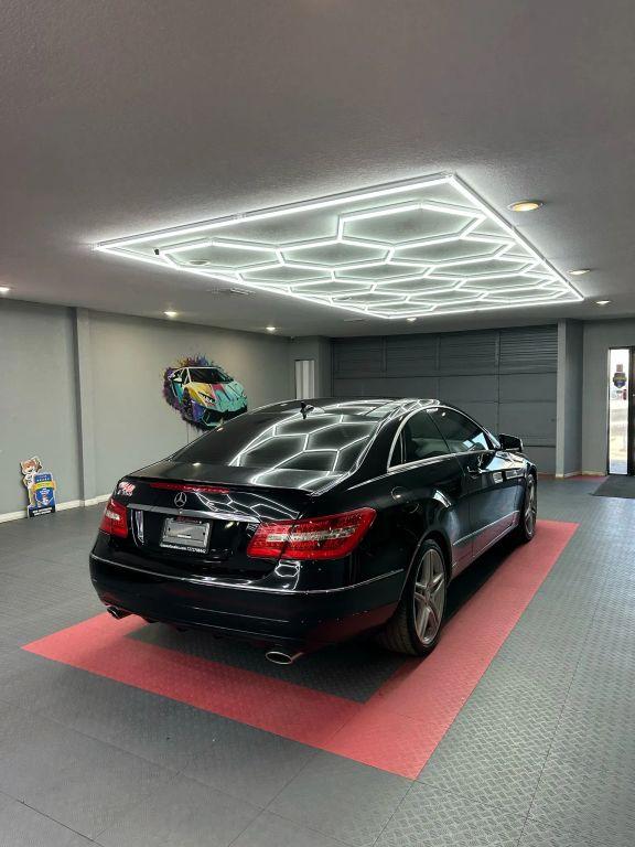 Mercedes-Benz E-Class - Thumbnail 12