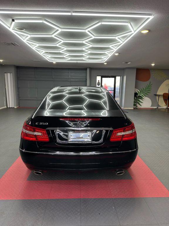 Mercedes-Benz E-Class - Thumbnail 11