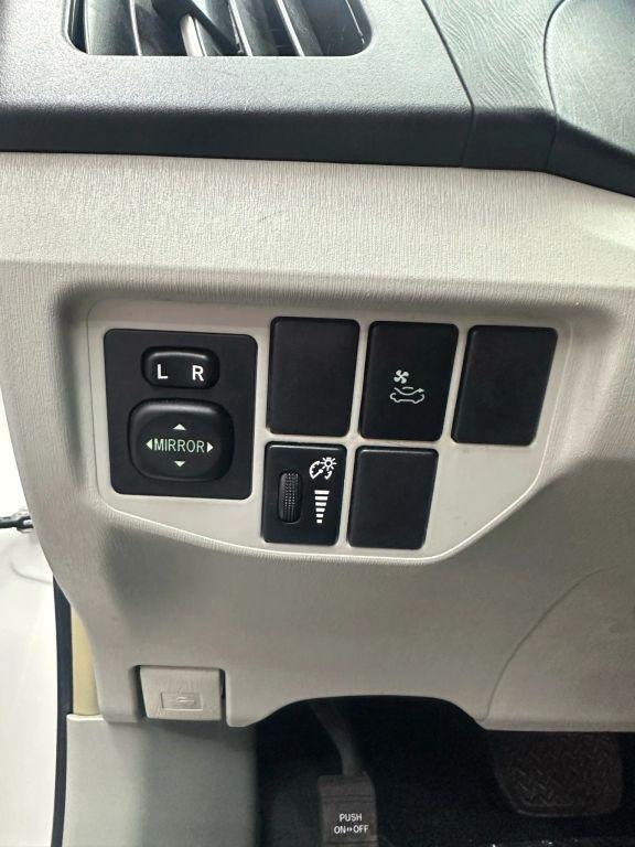 Toyota Prius - Thumbnail 18