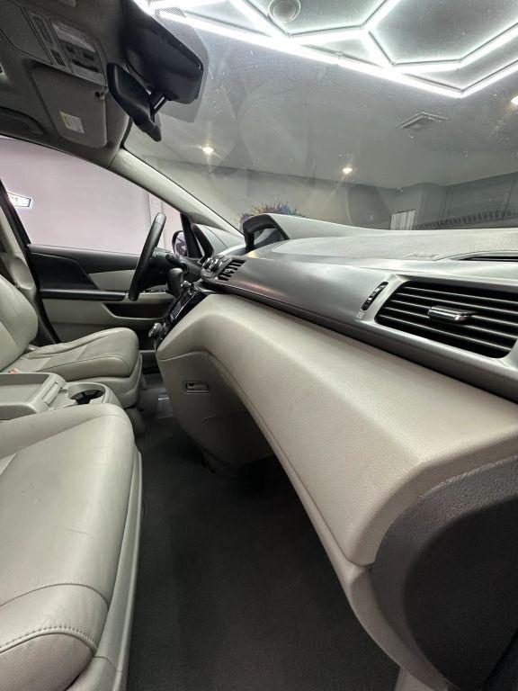 Honda Odyssey - Thumbnail 2