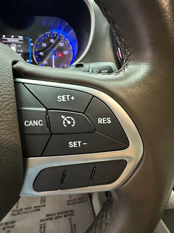 Chrysler Pacifica - Thumbnail 19