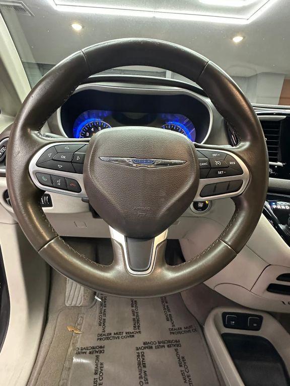 Chrysler Pacifica - Thumbnail 18