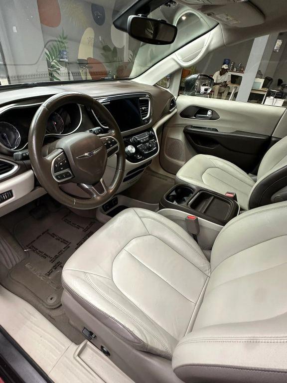 Chrysler Pacifica - Thumbnail 20