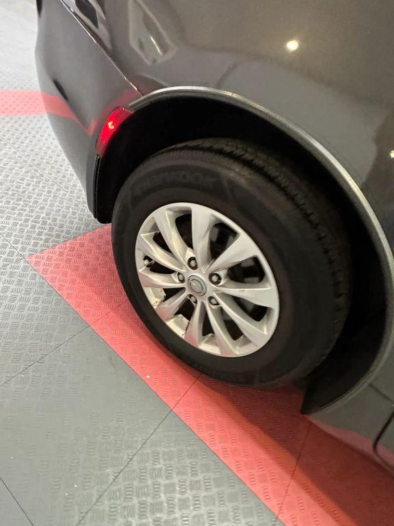 Chrysler Pacifica - Thumbnail 4