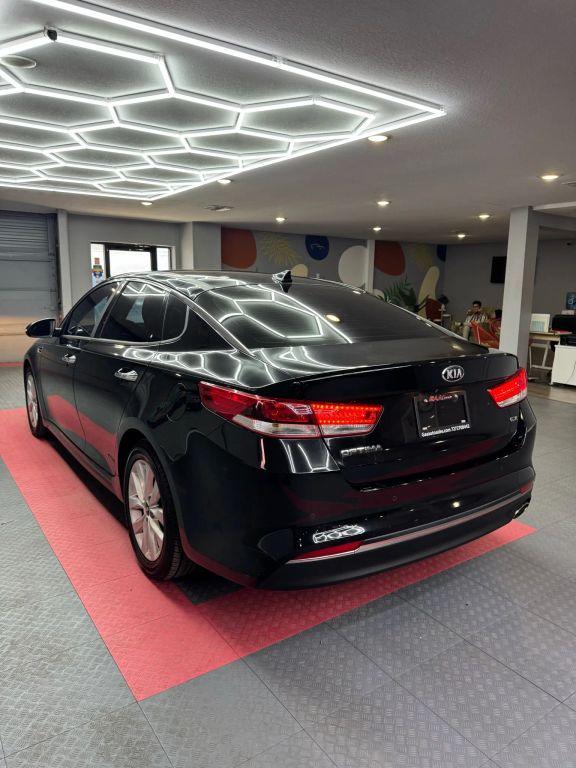 Kia Optima - Thumbnail 11