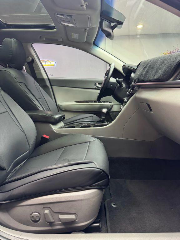 Kia Optima - Thumbnail 5