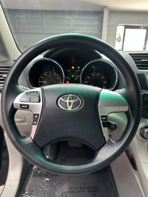 Toyota Highlander - Thumbnail 18