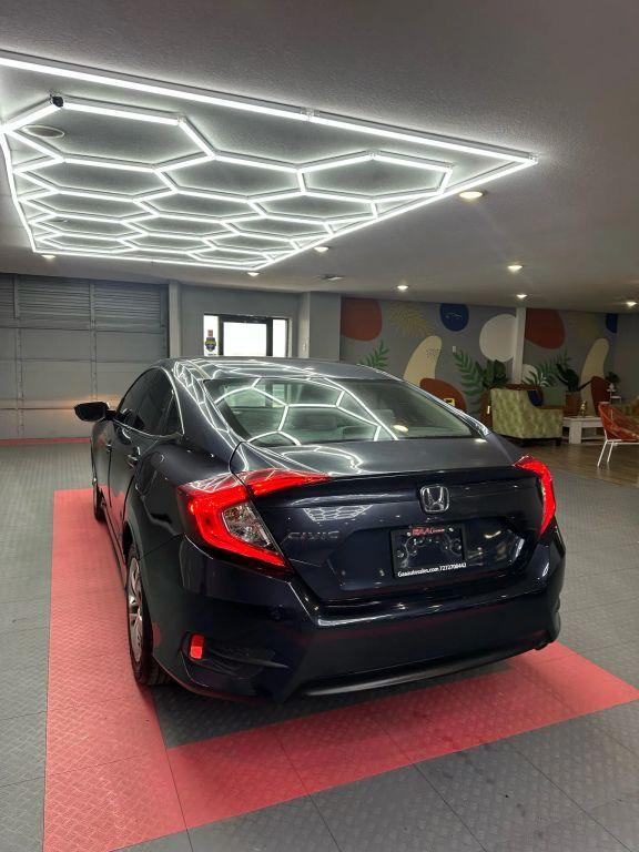 Honda Civic - Thumbnail 10