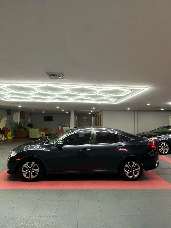 Honda Civic - Thumbnail 9