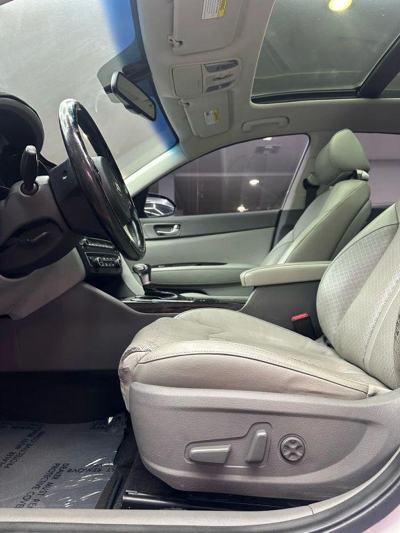Kia Optima - Thumbnail 17