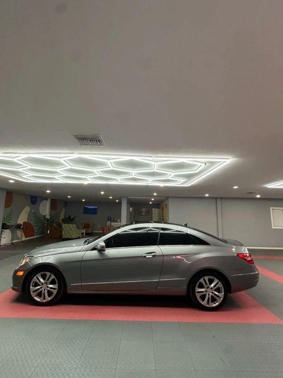 Mercedes-Benz E-Class - Thumbnail 9