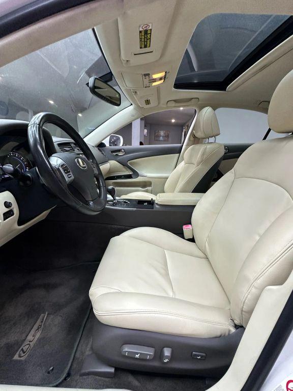 Lexus Is - Thumbnail 18