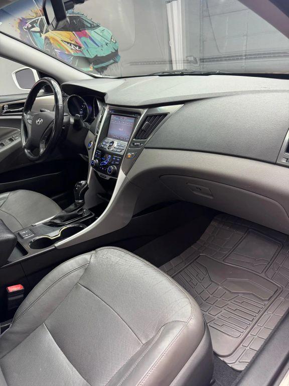 Hyundai Sonata - Thumbnail 4