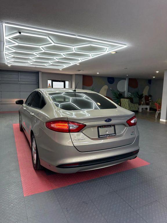 Ford Fusion - Thumbnail 11