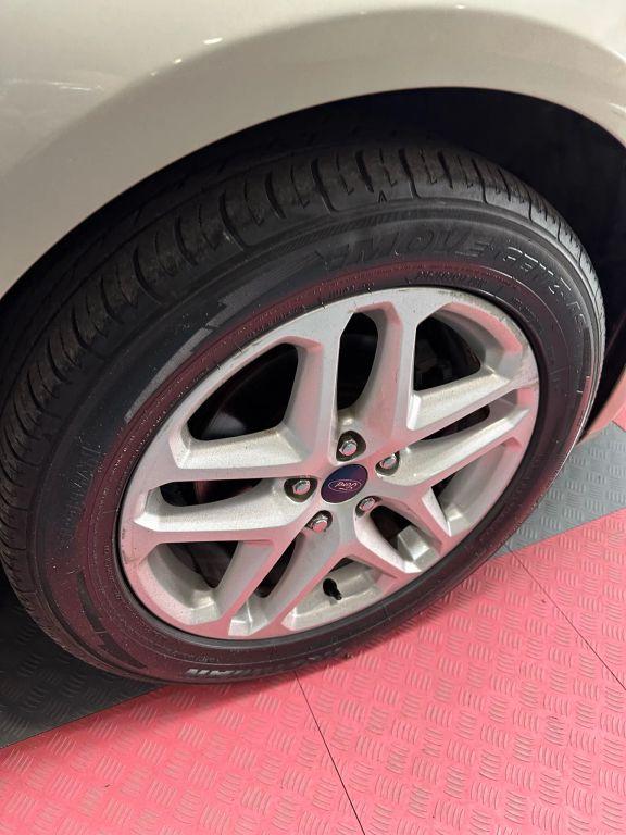 Ford Fusion - Thumbnail 5