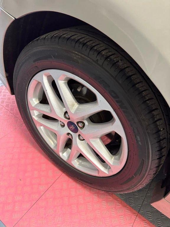 Ford Fusion - Thumbnail 6