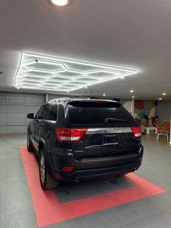 Jeep Grand Cherokee - Thumbnail 10