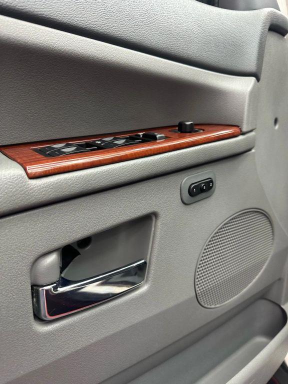 Jeep Grand Cherokee - Thumbnail 16