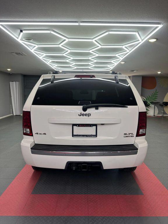 Jeep Grand Cherokee - Thumbnail 11