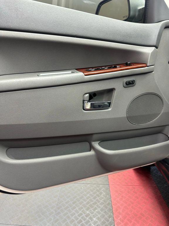 Jeep Grand Cherokee - Thumbnail 15