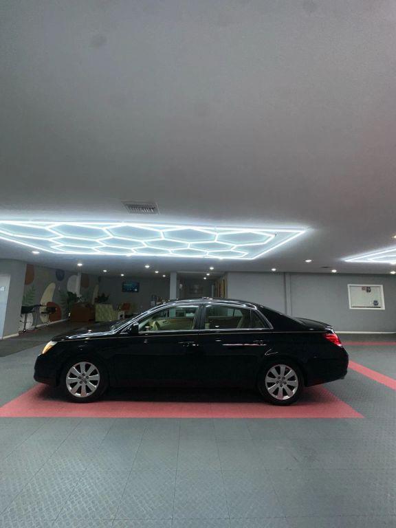 Toyota Avalon - Thumbnail 9