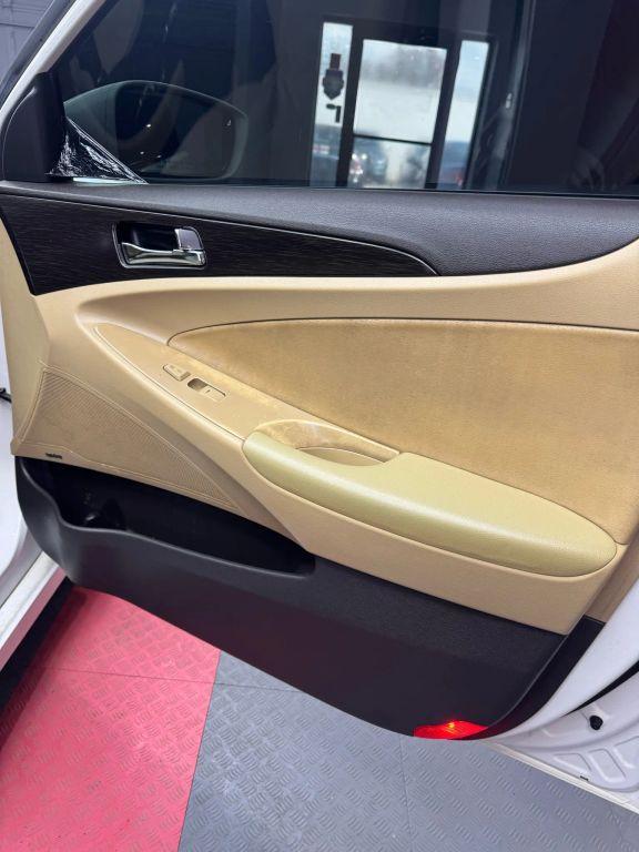 Hyundai Sonata - Thumbnail 4