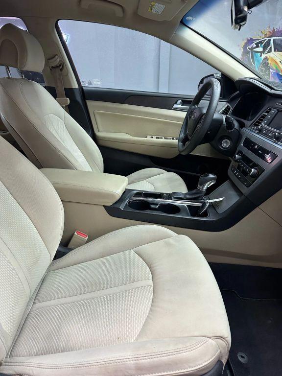 Hyundai Sonata - Thumbnail 2