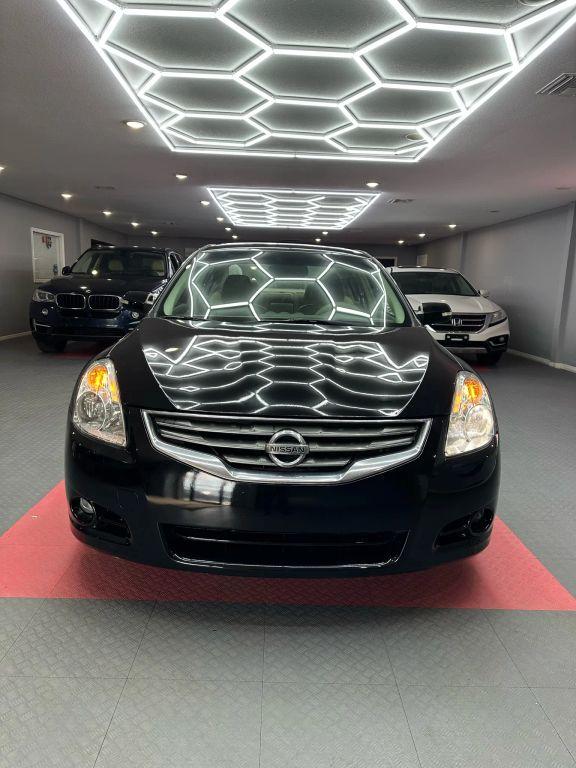 Nissan Altima - Thumbnail 9