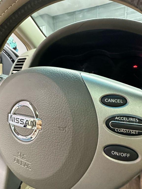 Nissan Altima - Thumbnail 20